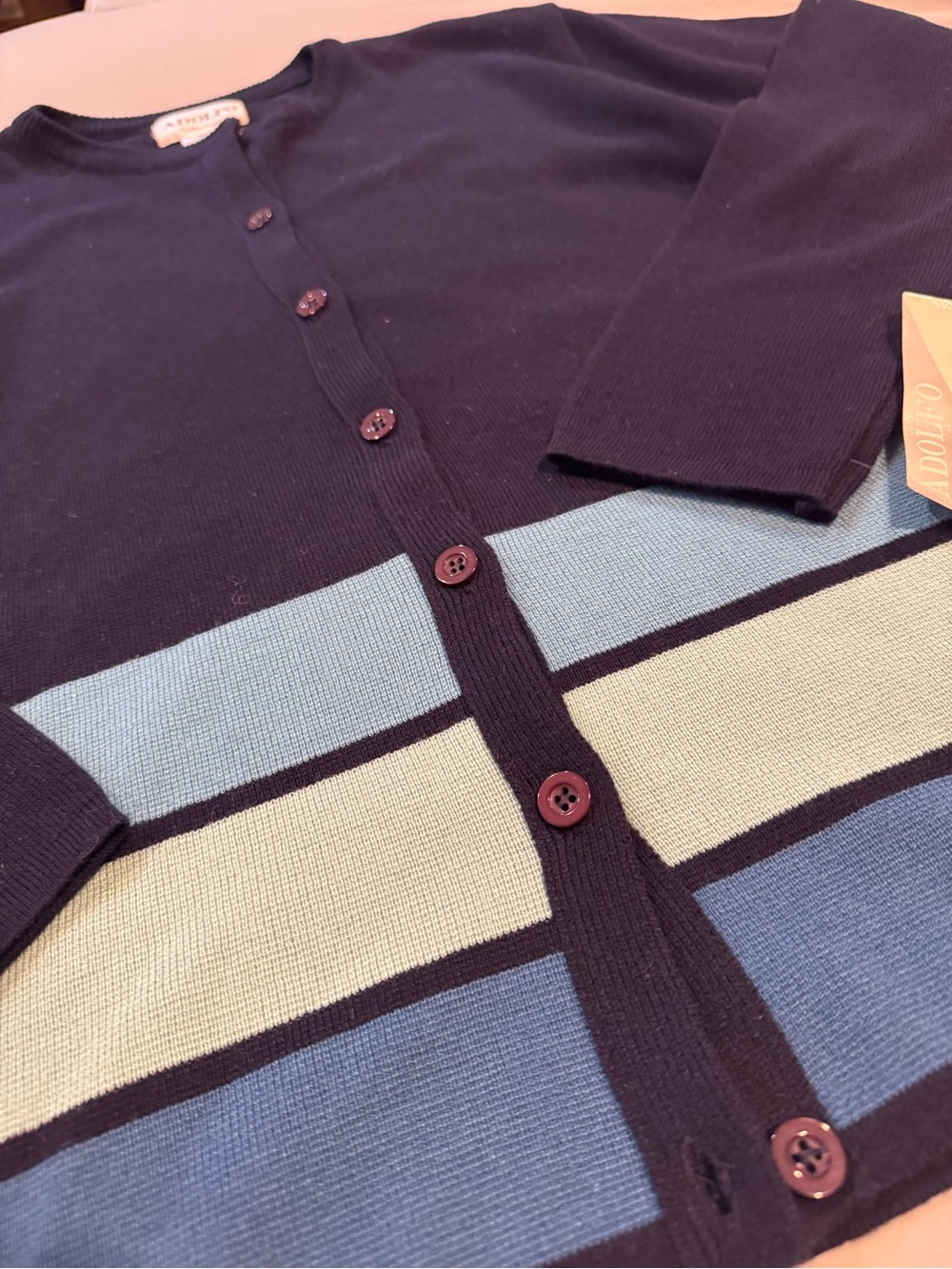 Button down sweater - Picture 2 of 8